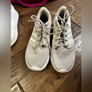 Adidas women’s cloud foam mauve